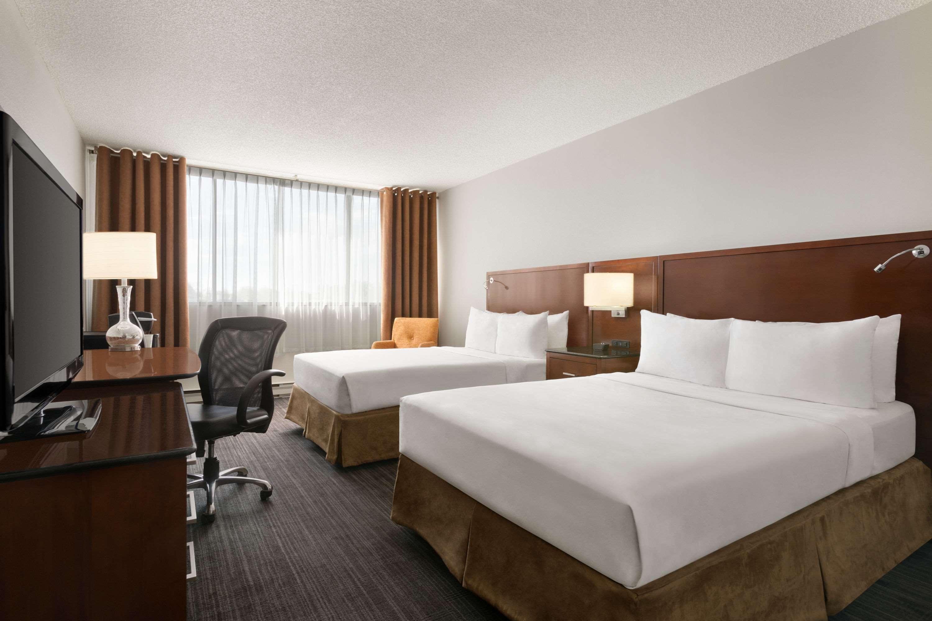 Travelodge By Wyndham Quebec City Hotel & Convention Centre Bagian luar foto