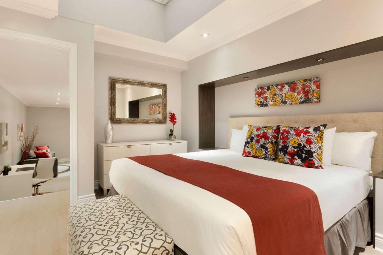 Travelodge By Wyndham Quebec City Hotel & Convention Centre Bagian luar foto