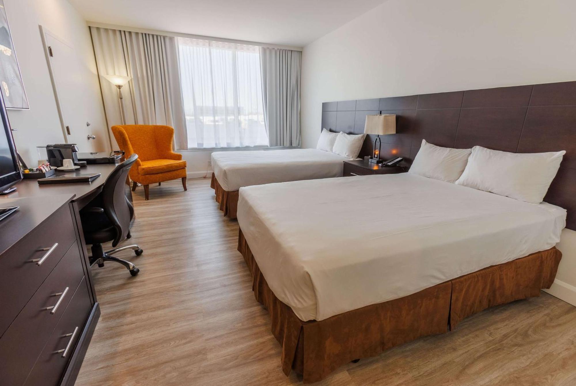Travelodge By Wyndham Quebec City Hotel & Convention Centre Bagian luar foto