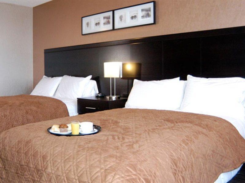 Travelodge By Wyndham Quebec City Hotel & Convention Centre Bagian luar foto