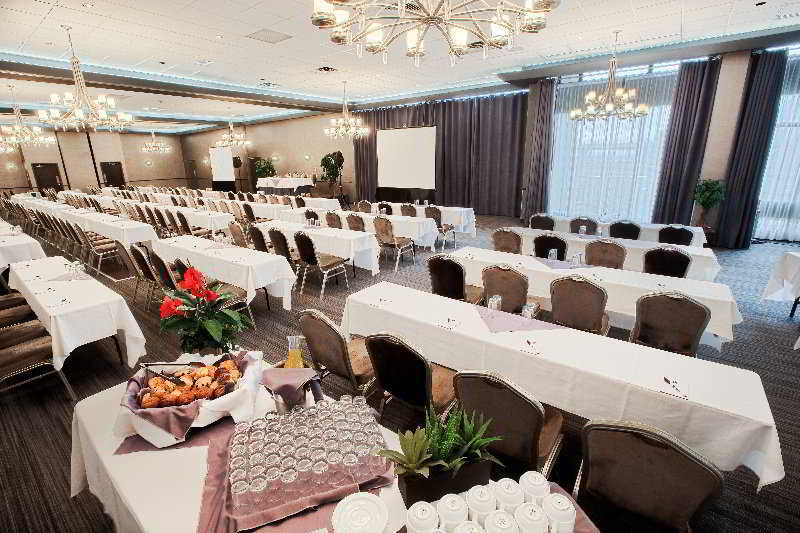Travelodge By Wyndham Quebec City Hotel & Convention Centre Bagian luar foto