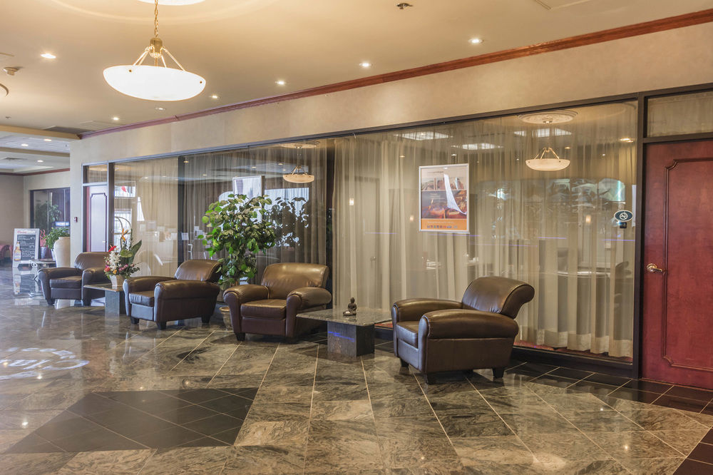 Travelodge By Wyndham Quebec City Hotel & Convention Centre Bagian luar foto