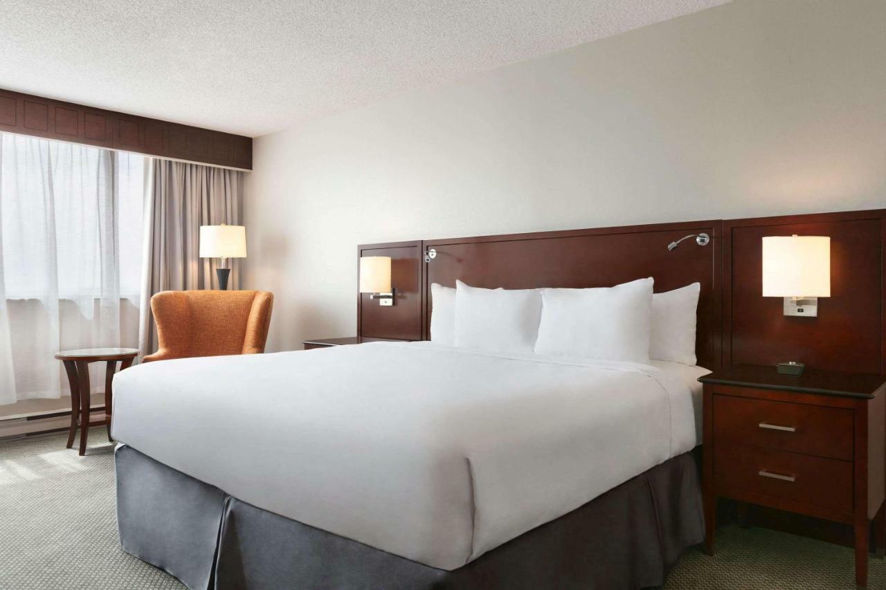 Travelodge By Wyndham Quebec City Hotel & Convention Centre Bagian luar foto