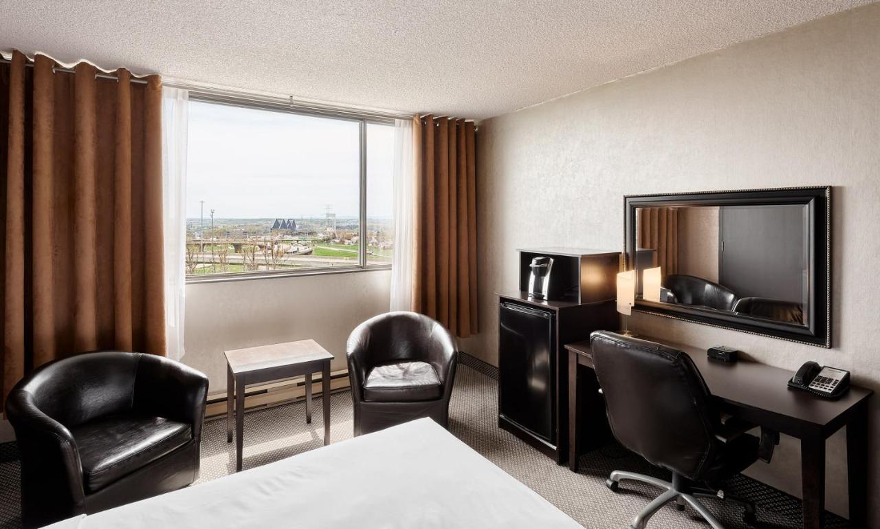 Travelodge By Wyndham Quebec City Hotel & Convention Centre Bagian luar foto