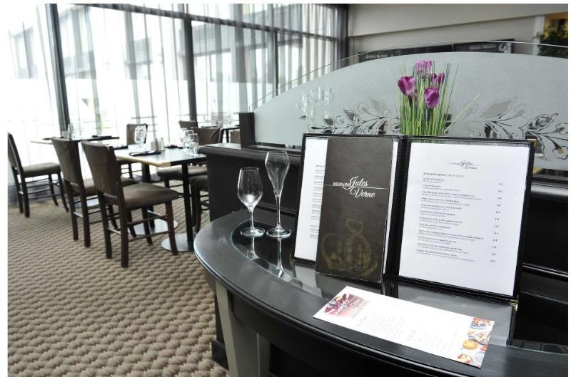 Travelodge By Wyndham Quebec City Hotel & Convention Centre Bagian luar foto